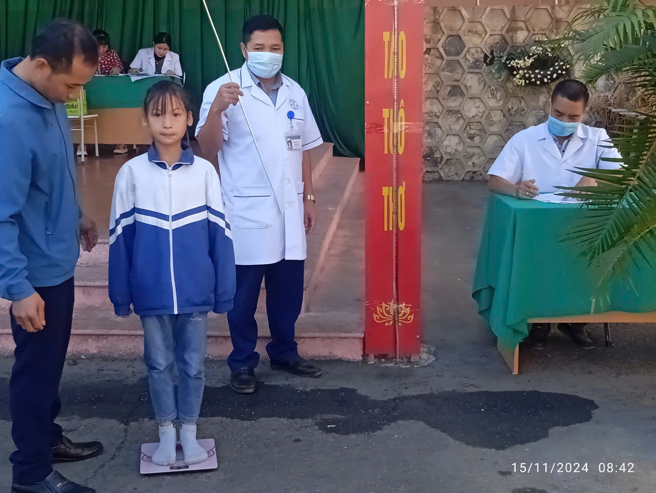 hình ảnh hs cân nặng